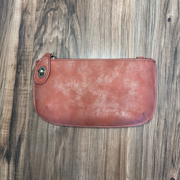 Shimmer Red Lustre Lux Joy Susan Crossbody Wristlet Clutch NWT - Picture 3 of 6